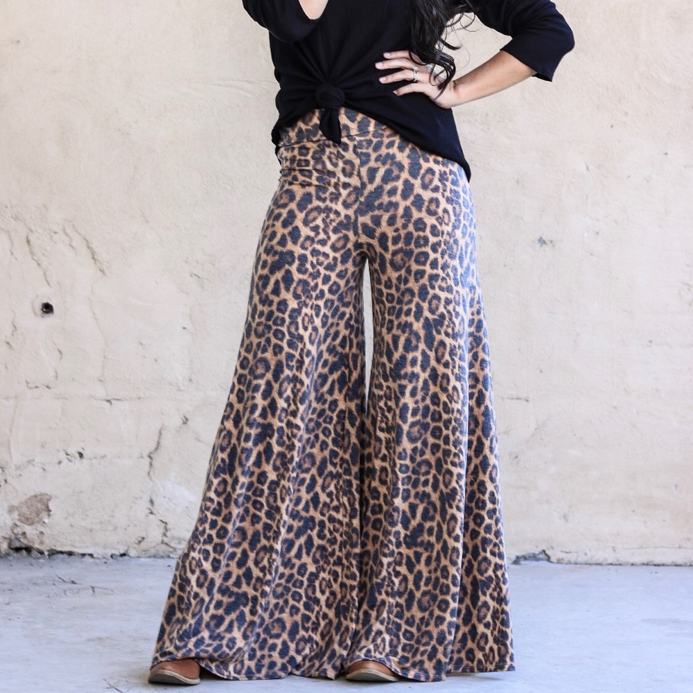 Leopard Wide Legs Pants
